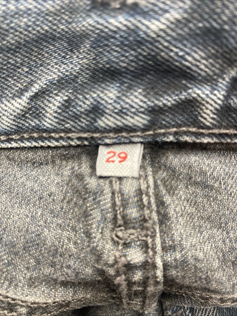 Levis High Rise Fray Cut Hem Black Jean Skirt Y2K Size 29 Denim - Picture 7 of 9
